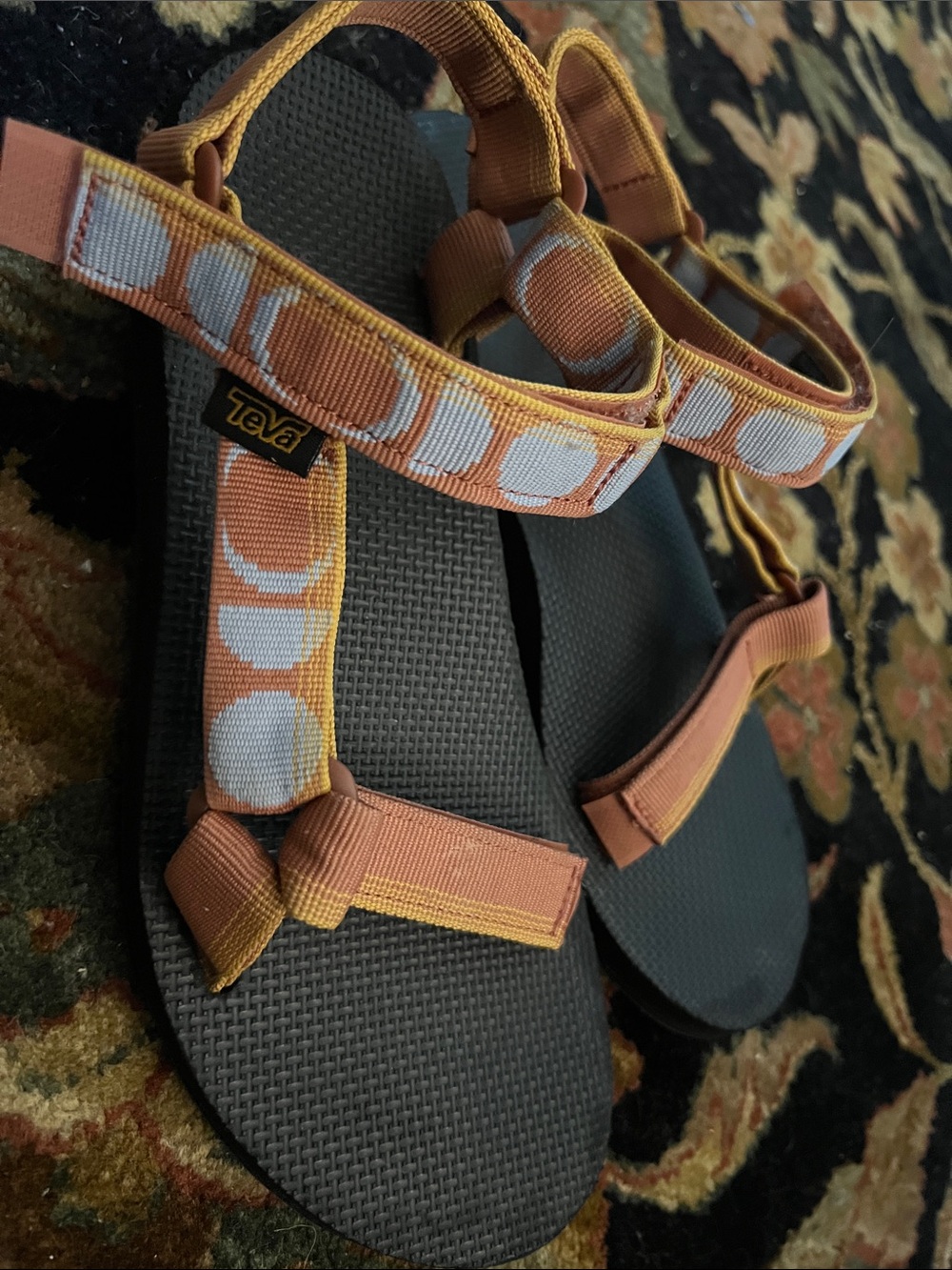 Teva Women’s Original Universal Sandal Hazel Aragon size 10
